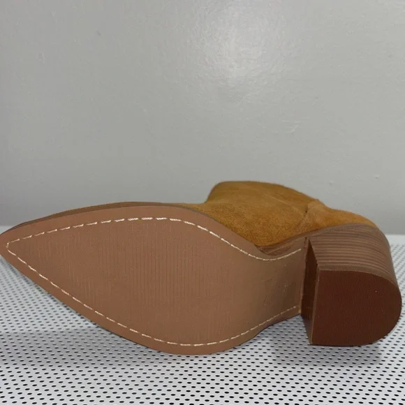 🆕 NWOT Marc Fisher Gadri Rhum Suede Ankle Booties - Picture 2 of 9